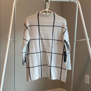 Grey/black checkered sweater, size Medium, NWT